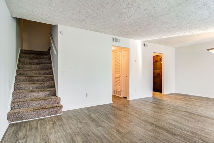 Dunwoody Glen Apartments, 6750 Peachtree Industrial Boulevard, Atlanta